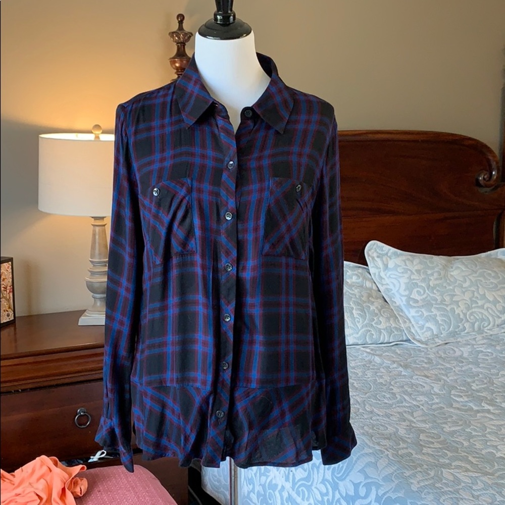 Cabi blouse ruffle bottom bear new large